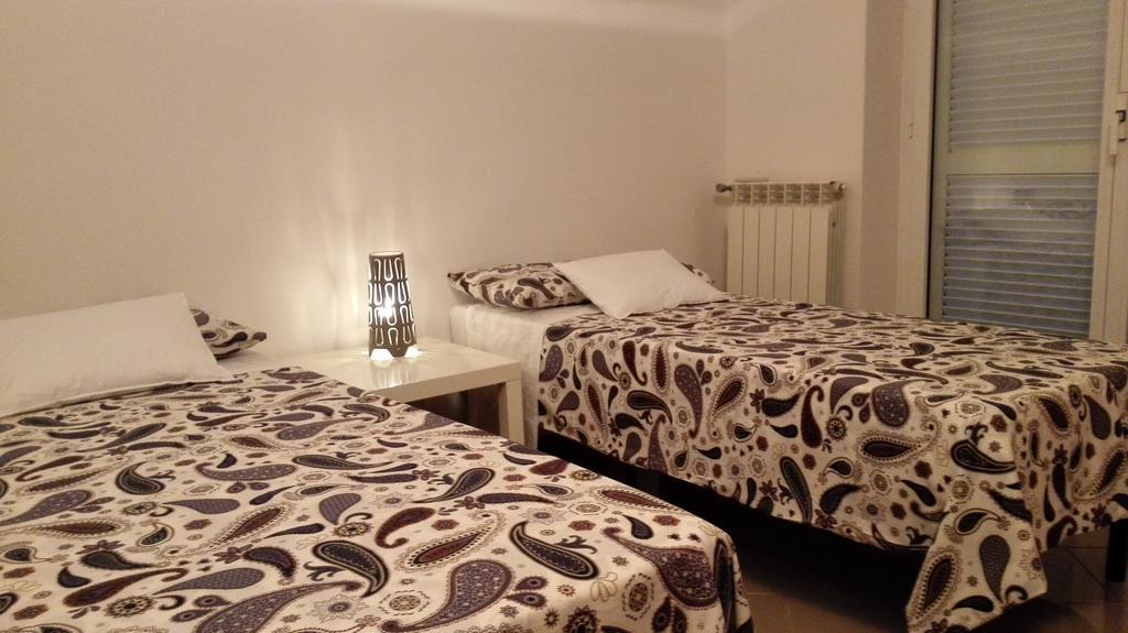 Apartmán La Zucca A Pois Formia Pokoj fotografie
