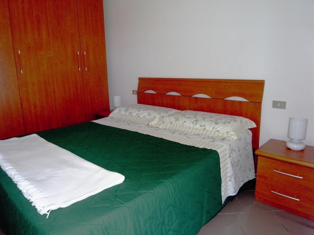 Apartmán La Zucca A Pois Formia Pokoj fotografie